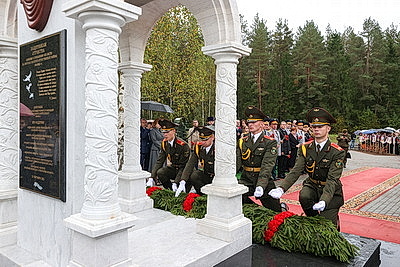 \"Молчаливое эхо войны\". В рамках патриотической акции на мемориале в Крупском районе открыли часовню