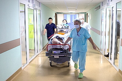 Парламентская делегация Кении посетила МНПЦ хирургии, трансплантологии и гематологии и МТЗ