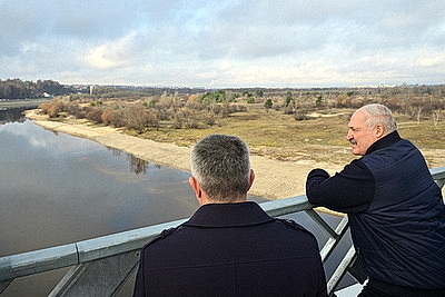 Лукашенко в Мозыре открыл обновленный мост через Припять