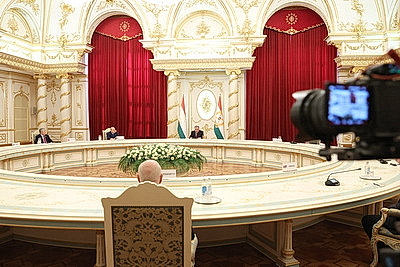 В Душанбе состоялась встреча президента Таджикистана с участниками заседания Совета глав правительств СНГ