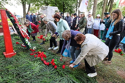 Останки 147 бойцов Красной армии перезахоронили в Витебском районе