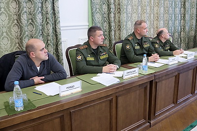 Уровень развития ИИ в Беларуси и России обсудили в НАН