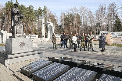 Не утихает боль, не высыхают слезы. Память жертв трагедии в Хатыни почтили на мемориале \"Ола\"