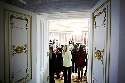 Дворец Независимости посетили молодые госслужащие