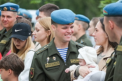 Новый дом для военнослужащих введен в строй в Марьиной Горке