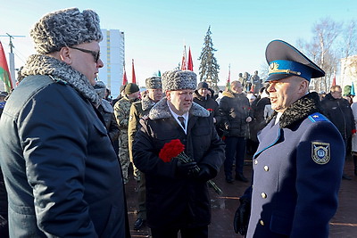 В Витебске состоялась церемония возложения цветов и венков ко Дню защитников Отечества