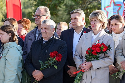 Мемориал в честь партизан легендарной бригады открыли после реконструкции в Полоцком районе