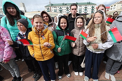 В Минске прошел флешмоб \"Споем гимн вместе\"