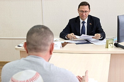 Отопление, дороги, порядок на селе. Вопросы благоустройства и ЖКХ преобладали на прямой линии Баско в Гомеле