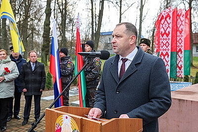 Валуны из Бешенковичей передали для памятника морякам в Санкт-Петербурге