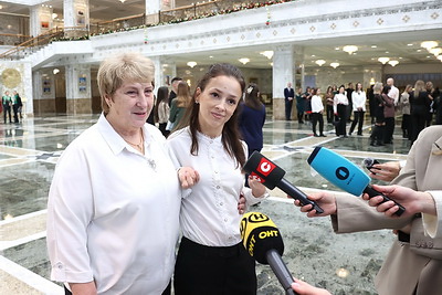 Здесь пишется история современной Беларуси. Молодые сотрудники системы соцзащиты посетили Дворец Независимости