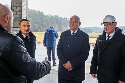 Три крупных животноводческих комплекса строят в Брестском районе
