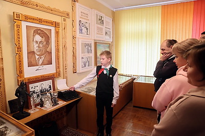 \"Его пьесы стали глотком свежего воздуха\". Об Андрее Макаенке вспоминали на малой родине