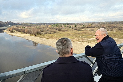 Лукашенко в Мозыре открыл обновленный мост через Припять