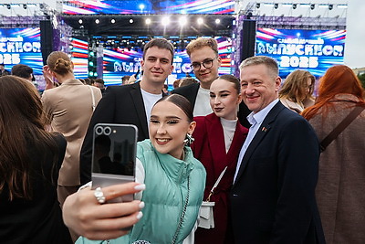 \"Алые паруса\", грандиозное шоу и незабываемые эмоции! В Минске прошел республиканский бал выпускников