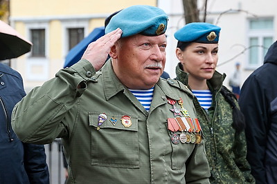 Аллея фонарей в Бресте пополнилась новым арт-объектом