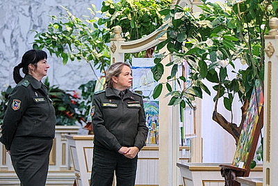 Представители органов погранслужбы посетили с экскурсией Дворец Независимости