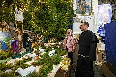 Уникальную механическую батлейку собрали в преддверии Рождества во Францисканском костеле в Гродно
