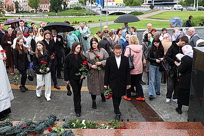 \"Это наша общая боль\". В Минске проходят памятные мероприятия к 26-й годовщине трагедии на Немиге