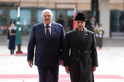 Встреча Лукашенко и премьер-министра Пакистана Шахбаза Шарифа проходит во Дворце Независимости