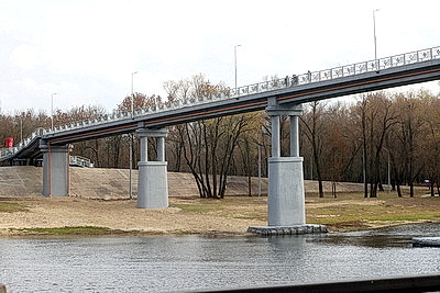 В Гомеле открыли обновленный пешеходный мост через Сож