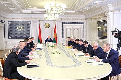 Лукашенко ставит напряженные задачи по работе в Африке