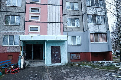 Спасатели работают на месте взрыва газа в Гомеле