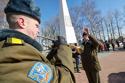 Память нетленна. В Витебске отдали дань уважения жертвам концлагерей