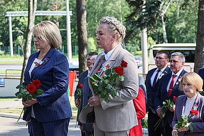 Делегация Совета Республики возложила цветы к мемориальному комплексу \"Масюковщина\"