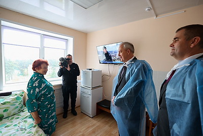 Сергеенко в Браславе пообщался с молодыми специалистами и ознакомился с новым отделением ЦРБ