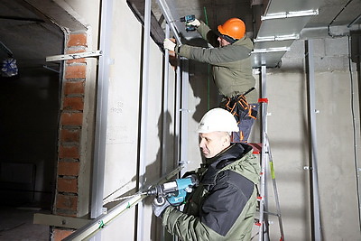 Субботин ознакомился с ходом строительства нового корпуса Витебской областной больницы