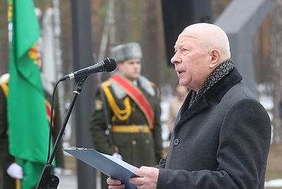 \"Каждый камень, каждый метр земли пропитан страданием\". В Озаричах почтили память жертв лагеря смерти