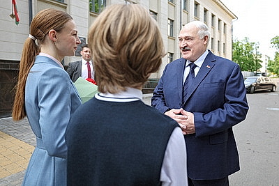 Лукашенко на \"Беларусьфильме\" ознакомился с перспективами развития в Беларуси \"важнейшего из искусств\"
