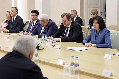 Кочанова проводит встречи с международными наблюдателями