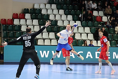 Гандболисты \"Машеки\" уступили \"Зениту\" в SEHA-лиге