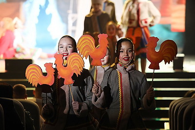 Более 600 ребят собрал областной новогодний праздник в Солигорске