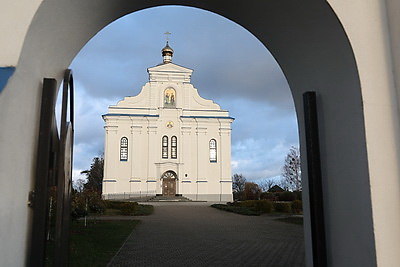 Достопримечательности. Свято-Благовещенский мужской монастырь в Малых Лядах