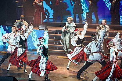 Гала-концерт по случаю 50-летия БГУКИ проходит во Дворце Республики