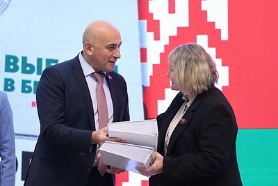 \"Беларусь выбирает\": в Минске прошла презентация книг