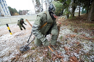 Более 2,1 тыс. взрывоопасных предметов обезвредил противоминный центр ВС в этом году