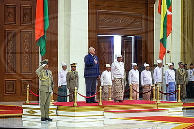 Лукашенко встретился с Мин Аун Хлайном в Президентском дворце в Нейпьидо