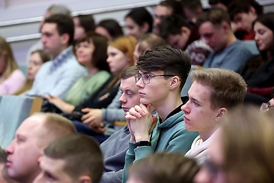 Нейросети и развитие ИИ. Что обсудили на первых \"Нобелевских лекциях\" в Минске
