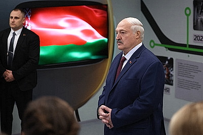 Лукашенко на \"Горизонте\" дал официальный старт массовому роботизированному производству телевизоров с ИИ