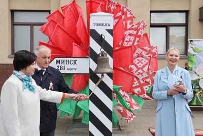 Час исторического пути. В Гомеле запустили брендированный дизель-поезд \"На пути к Победе!\"