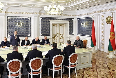 Лукашенко собрал совещание по развитию районов Припятского Полесья