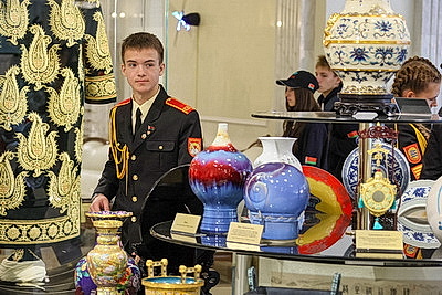 Кадеты и финалисты турнира \"Вызов\" побывали в залах Дворца Независимости