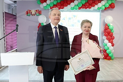 В Шарковщинской СШ с участием Сергеенко наградили лучших учащихся