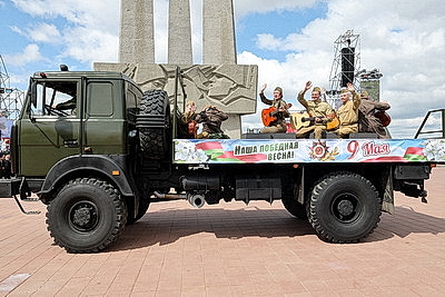 \"Шествие поколений\", военный парад, интерактивные площадки. В Витебске отмечают День Победы