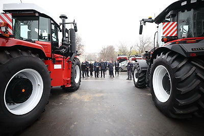 Поставки комплектующих для комбайнов. \"Гомсельмаш\" планирует развивать партнерство с \"Ростсельмашем\"