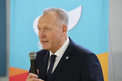 Дан старт новому сезону детско-юношеской волейбольной лиги \"Мяч над сеткой\"